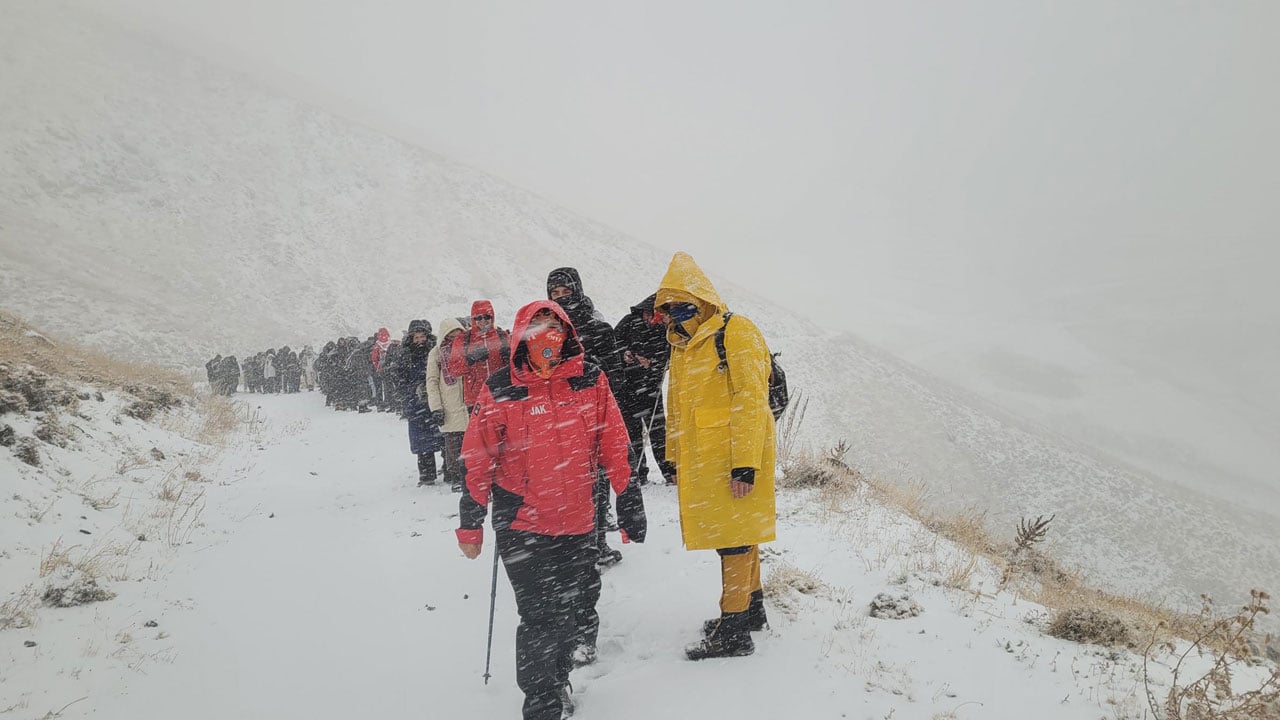Foto - Bir günde mevsim değişti! Doğu’nun zirveleri beyaza büründü