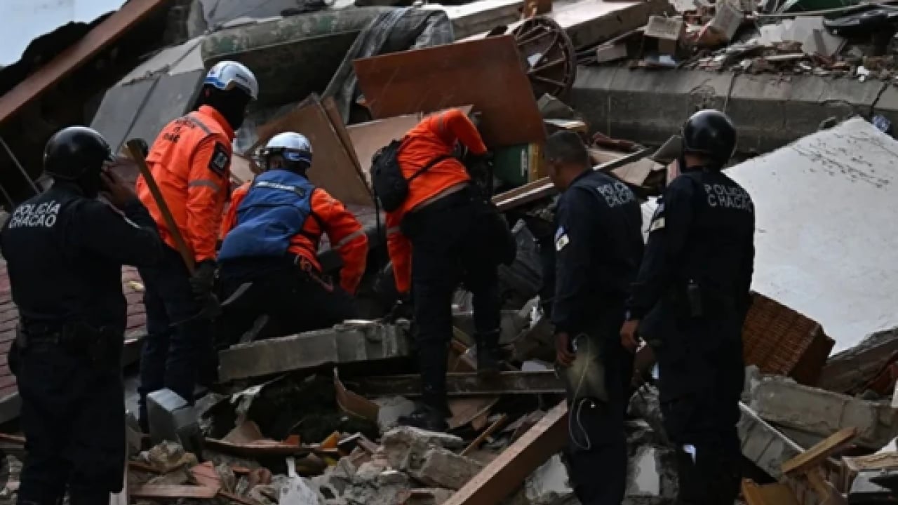 Foto - Bir günde neden 4 büyük deprem oldu? Uzmanlar aynı soruya cevap arıyor
