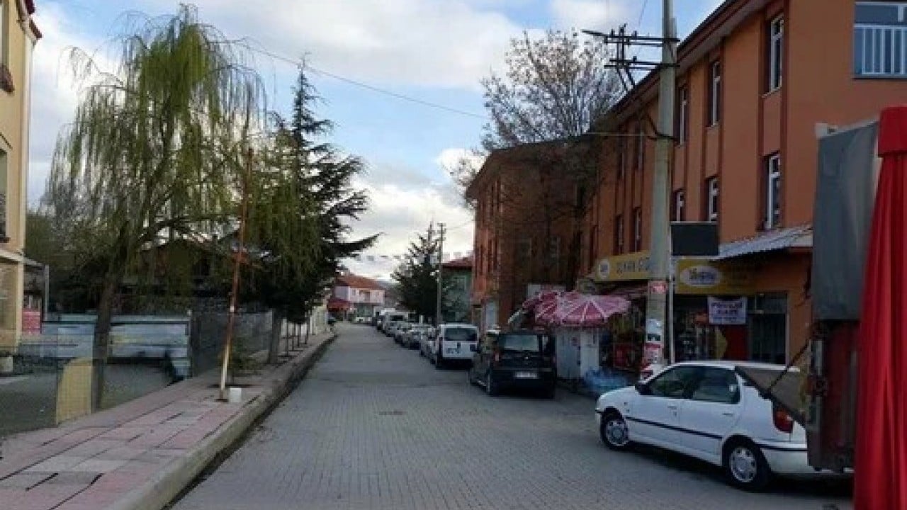 Foto - Bir ilçe köy statüsüne düşmek üzere! Belediye başkanı sesi titreyerek yardım istedi: Acilen taşınacak 350 kişi lazım