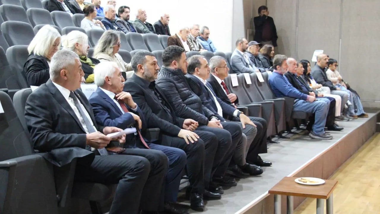 Foto - Bir ilçe köy statüsüne düşmek üzere! Belediye başkanı sesi titreyerek yardım istedi: Acilen taşınacak 350 kişi lazım