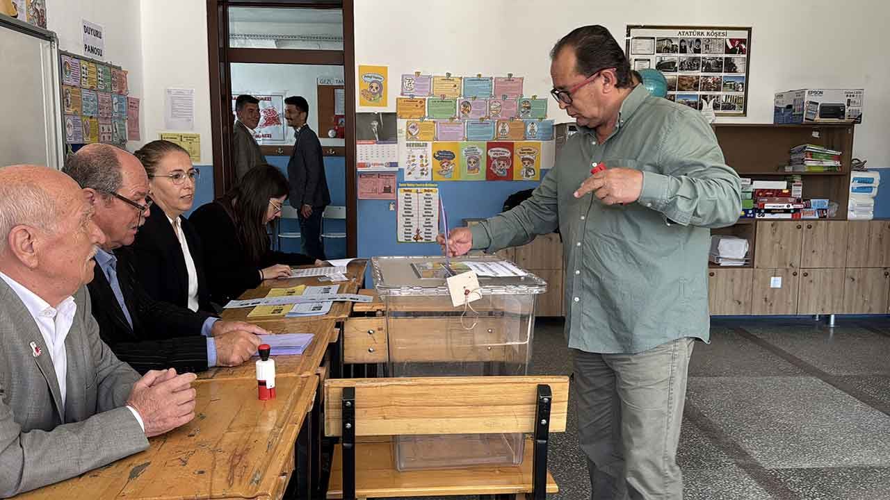Foto - Bir ilimizde halk sandık başında