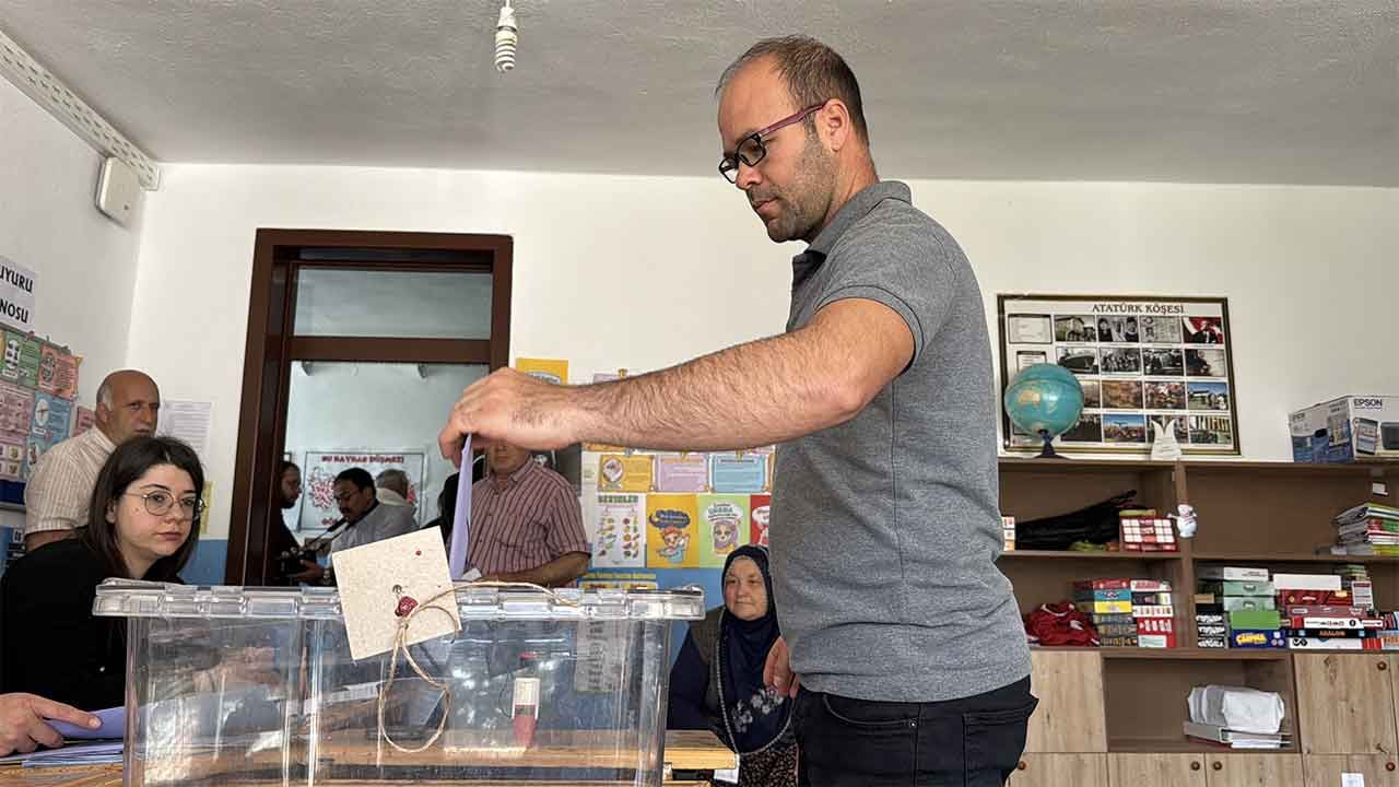 Foto - Bir ilimizde halk sandık başında