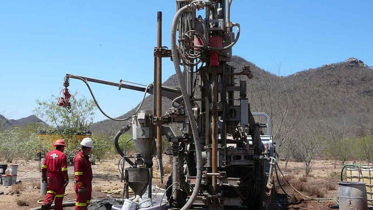 Foto - Bir ilimizde harıl harıl aranmaya başladı! Yerin altından fışkırması an meselesi