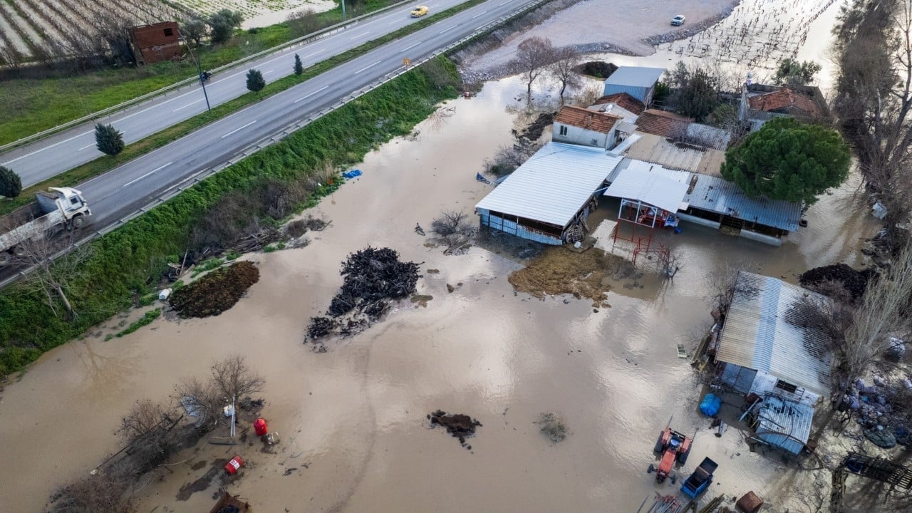 Foto - Bir şehir dün gece felaketi yaşadı! Hasar gün ağarınca ortaya çıktı