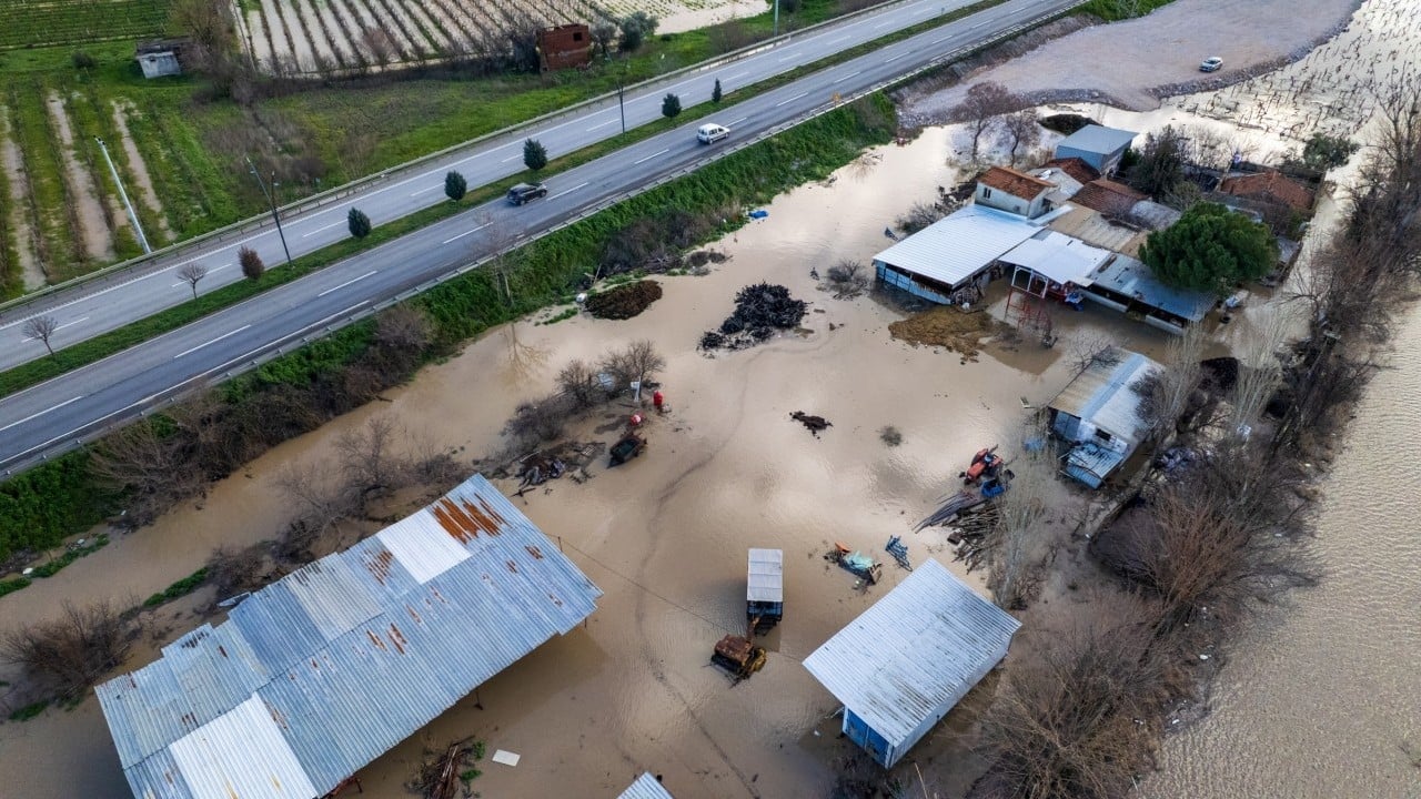 Foto - Bir şehir dün gece felaketi yaşadı! Hasar gün ağarınca ortaya çıktı