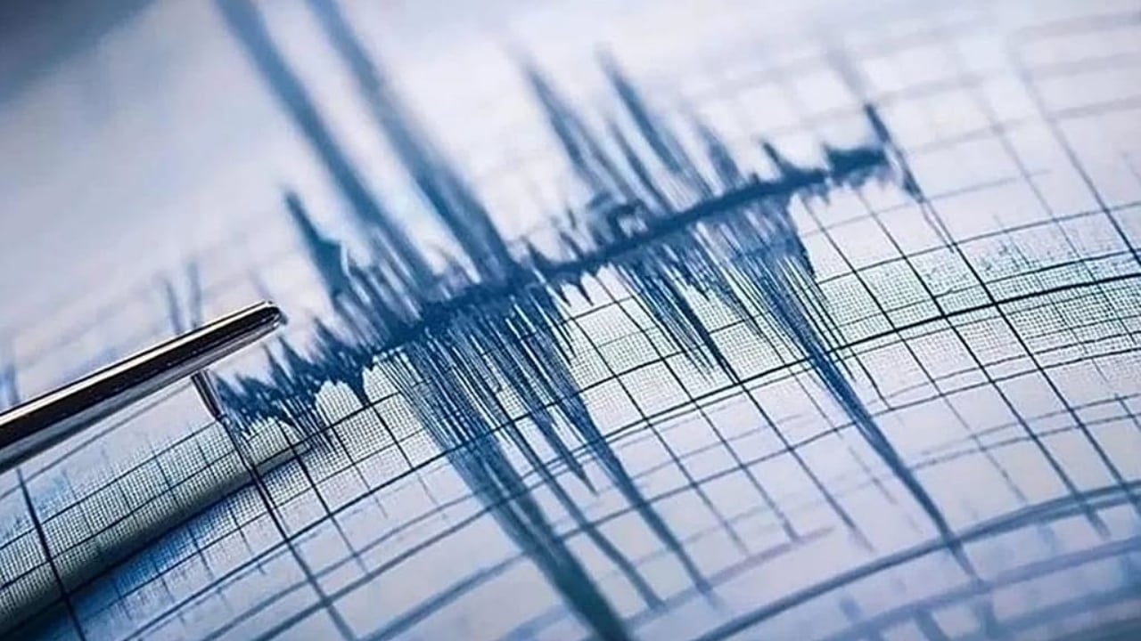 Foto - Bir şehrimiz zangır zangır sallanıyor: Tam 62 deprem meydana geldi