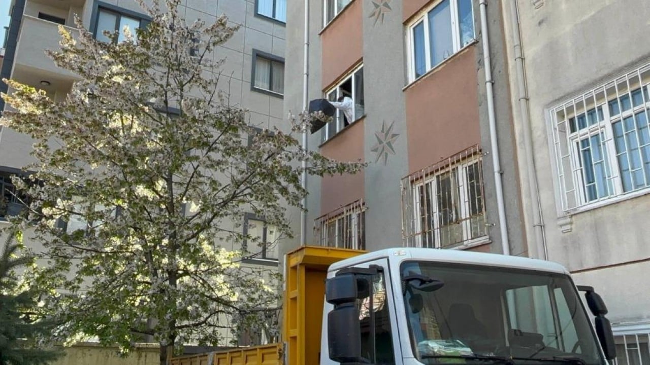 Foto - Bir senedir dışarı adım atmamış Çöp evin içinden dram çıktı