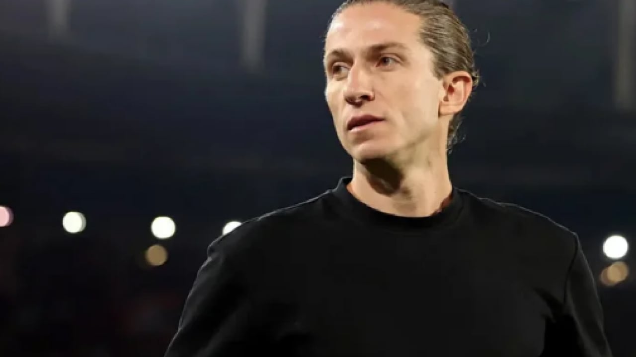 Bir türlü bitmiyor... Beşiktaş görüşmelere başladı, şampiyon hocaya teklif yapıldı!