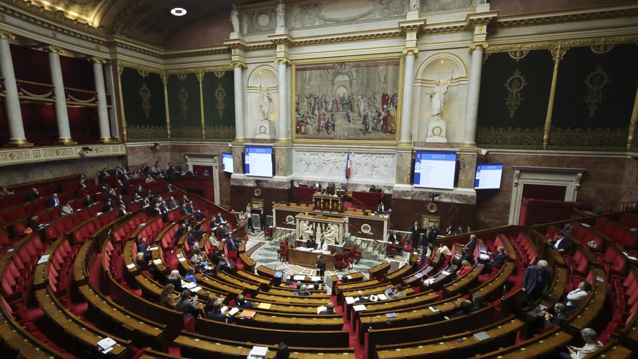 Bir ülkeden daha sanal yasak kararı