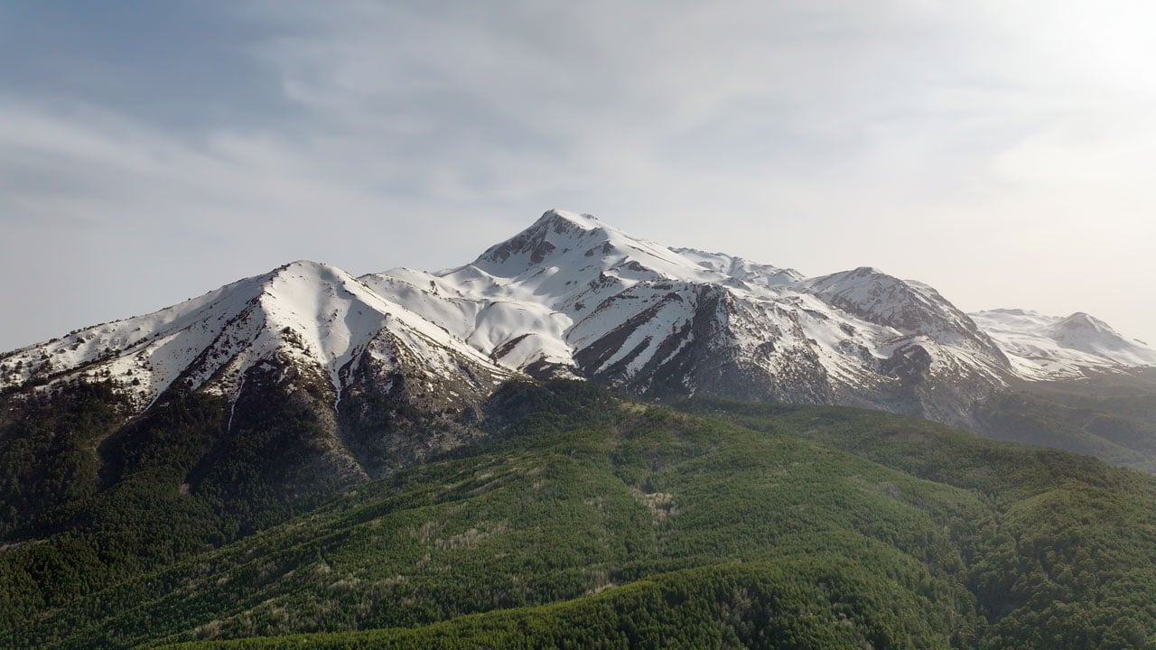 Foto - Bir yanda kış, bir yanda bahar! Beyşehir Gölü çevresinde kartpostallık manzara 