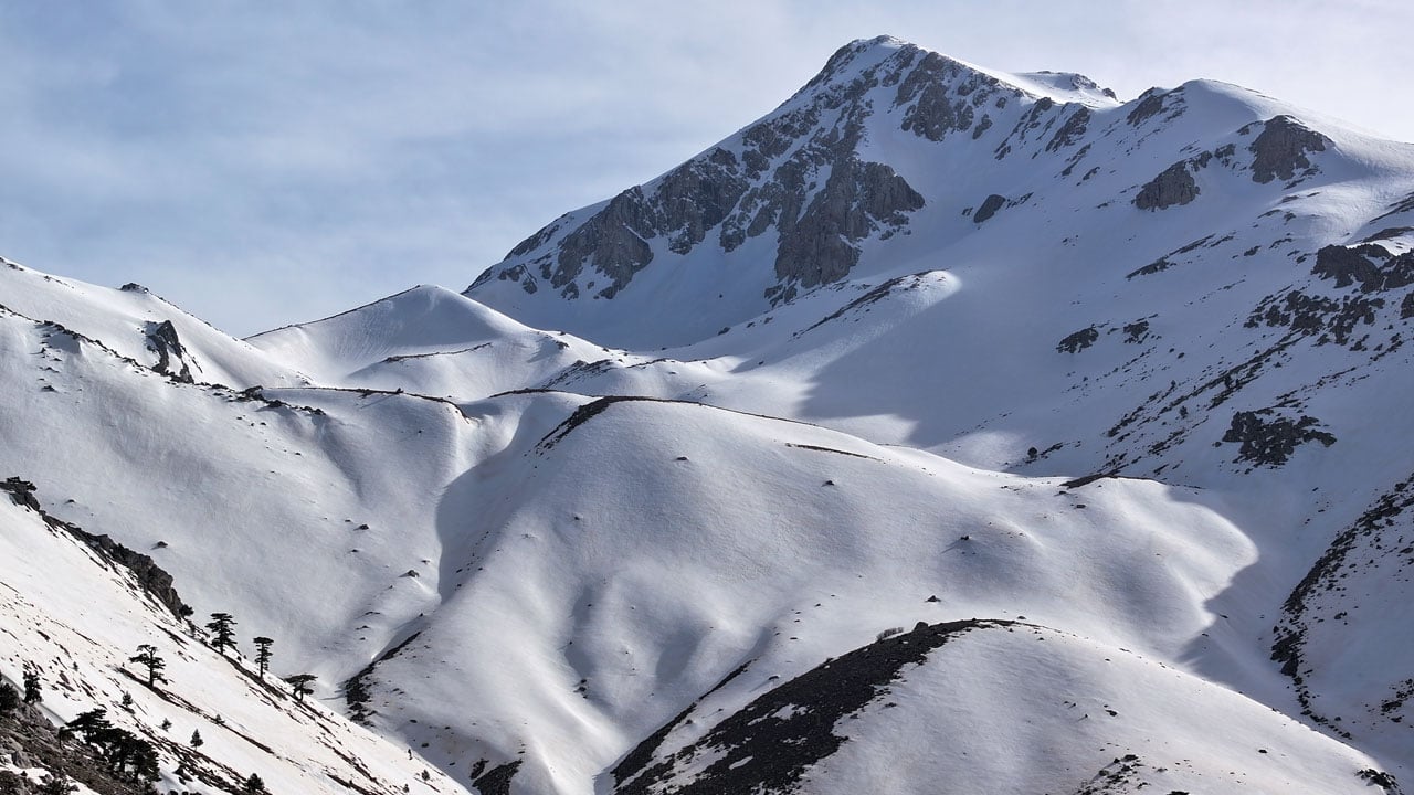 Foto - Bir yanda kış, bir yanda bahar! Beyşehir Gölü çevresinde kartpostallık manzara 