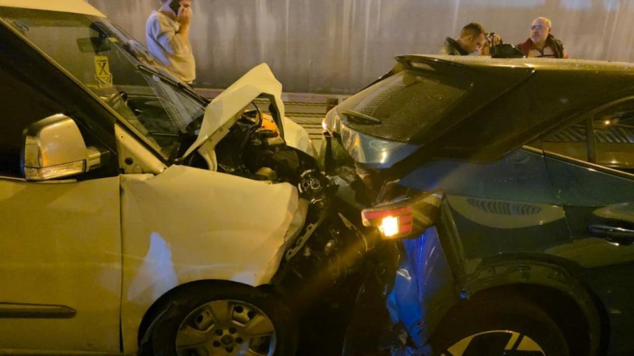 Foto - Bir yaralı ile ucuz atlatıldı Zincirleme kazada 11 araç birbirine girdi