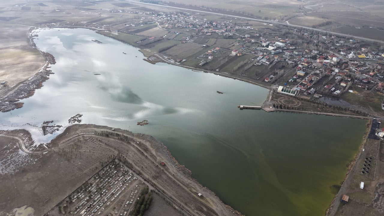 Bir yıllık değişim yüzleri güldürdü... Geçen yıl tamamen kurumuştu