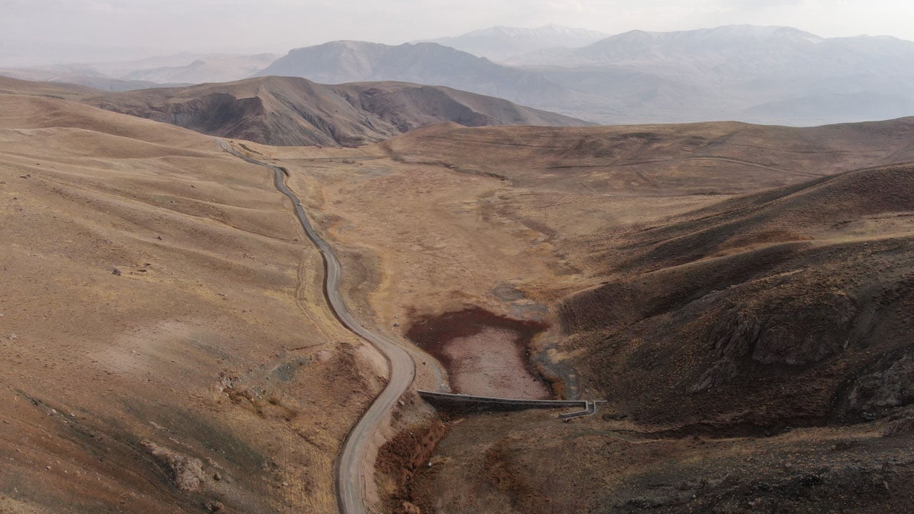 Foto - Bir zamanlar cennet gibiydi! Antik Urartu Barajı tamamen kurudu
