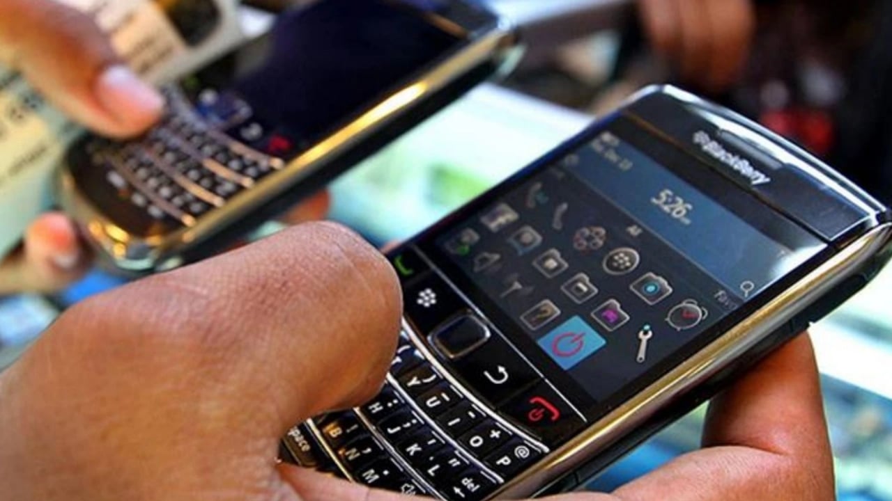 Foto - Bir zamanlar peynir ekmek gibi satıyordu! Efsane telefon markası geri döndü
