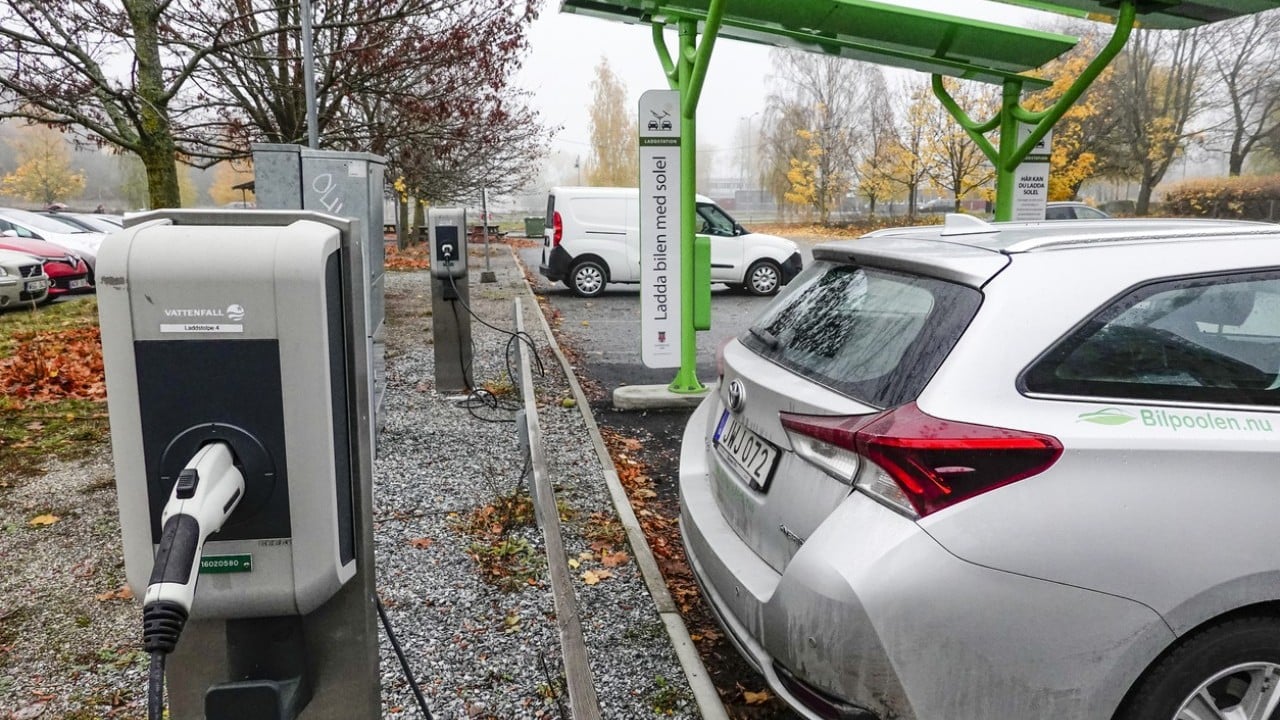 Foto - Birbirini şarj bataryanın ömrünü bitiriyor