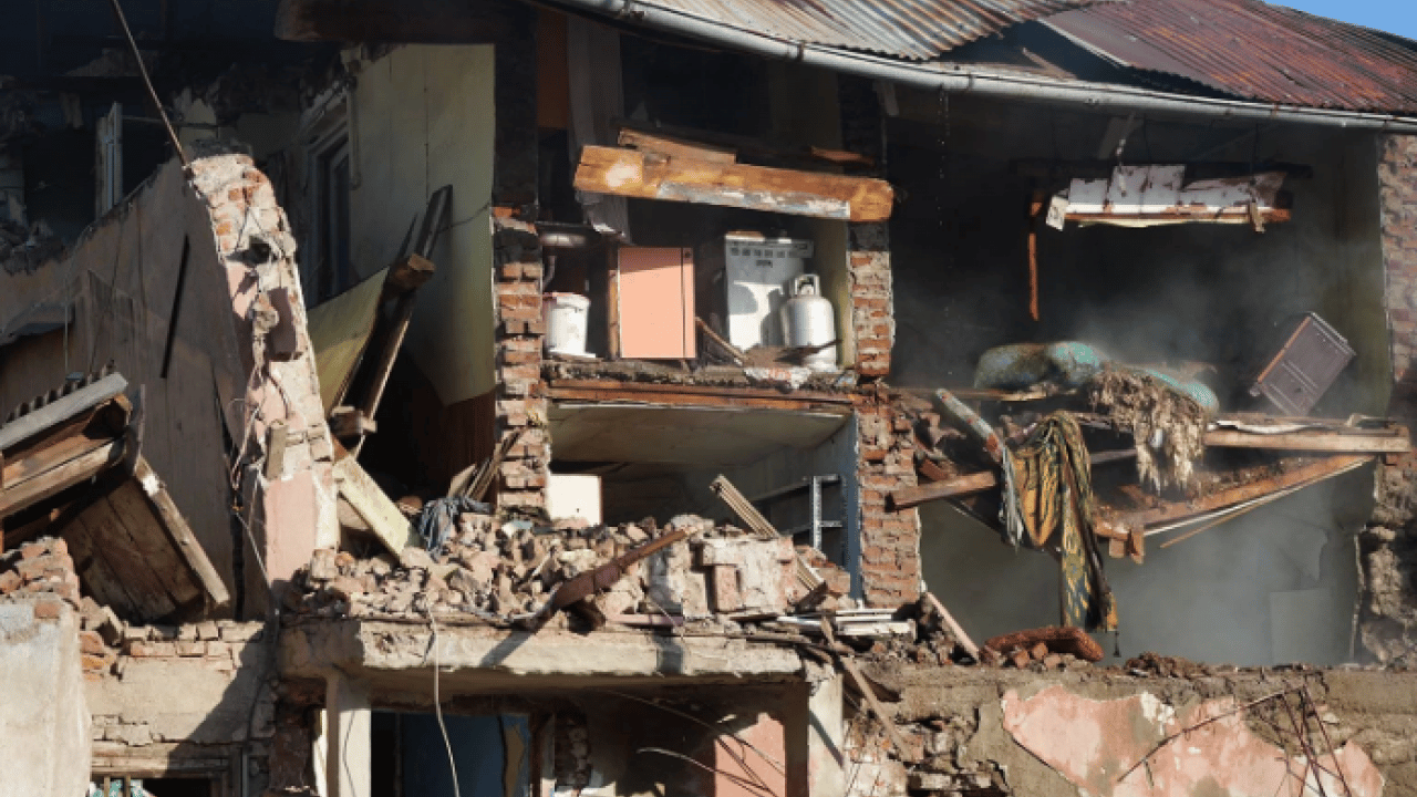 Birçok noktada patlama oldu! Erzurum'da korkutan görüntü