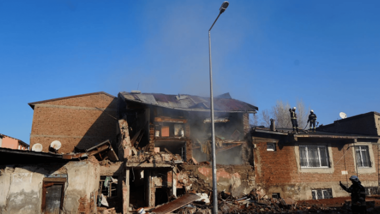 Foto - Birçok noktada patlama oldu! Erzurum'da korkutan görüntü