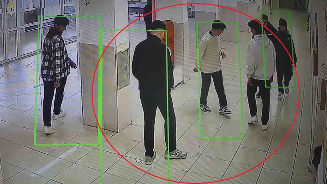 Birçok öğrenci onun yaptığını yapmadı: Lise öğrencilerine sosyal deney