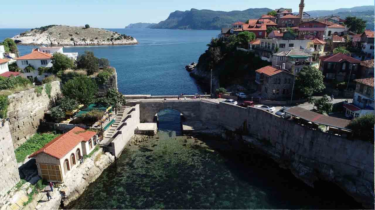Foto - Birçok ülkenin nüfusundan bile fazla: Bayramda dolup taşan ilçe