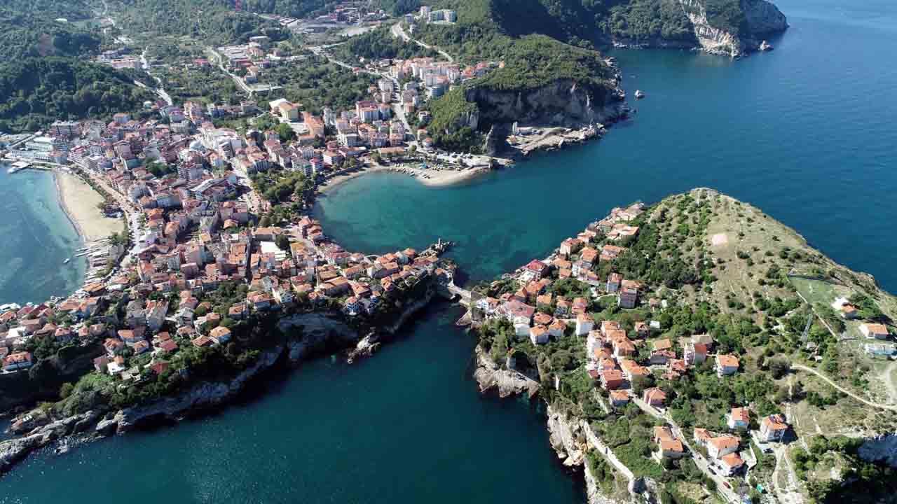 Foto - Birçok ülkenin nüfusundan bile fazla: Bayramda dolup taşan ilçe