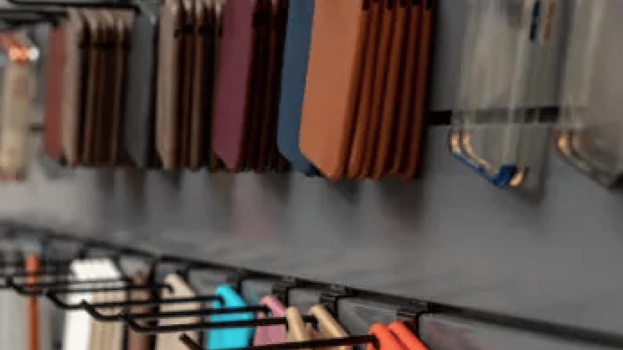 Birer koruma aparatı... Kılıf seçerken sakın bu 5 hatayı yapmayın! Meğer telefonları...