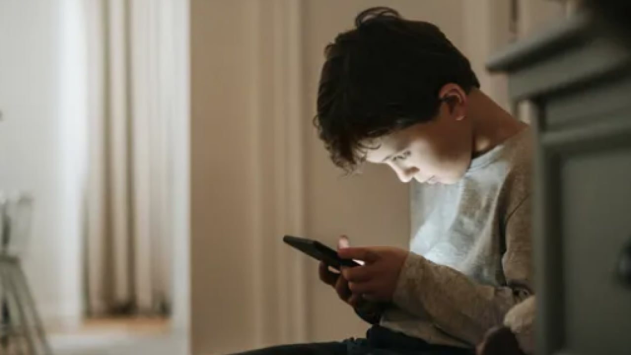 Foto - Birer koruma aparatı... Kılıf seçerken sakın bu 5 hatayı yapmayın! Meğer telefonları...