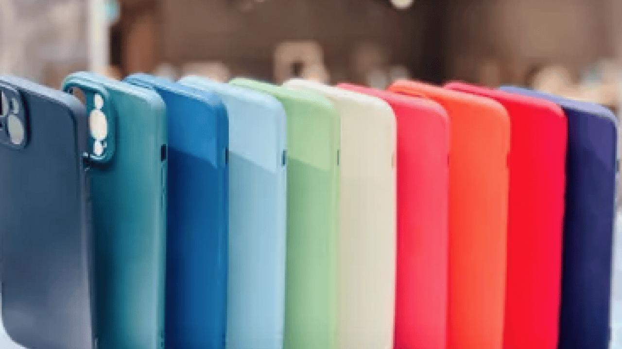 Foto - Birer koruma aparatı... Kılıf seçerken sakın bu 5 hatayı yapmayın! Meğer telefonları...