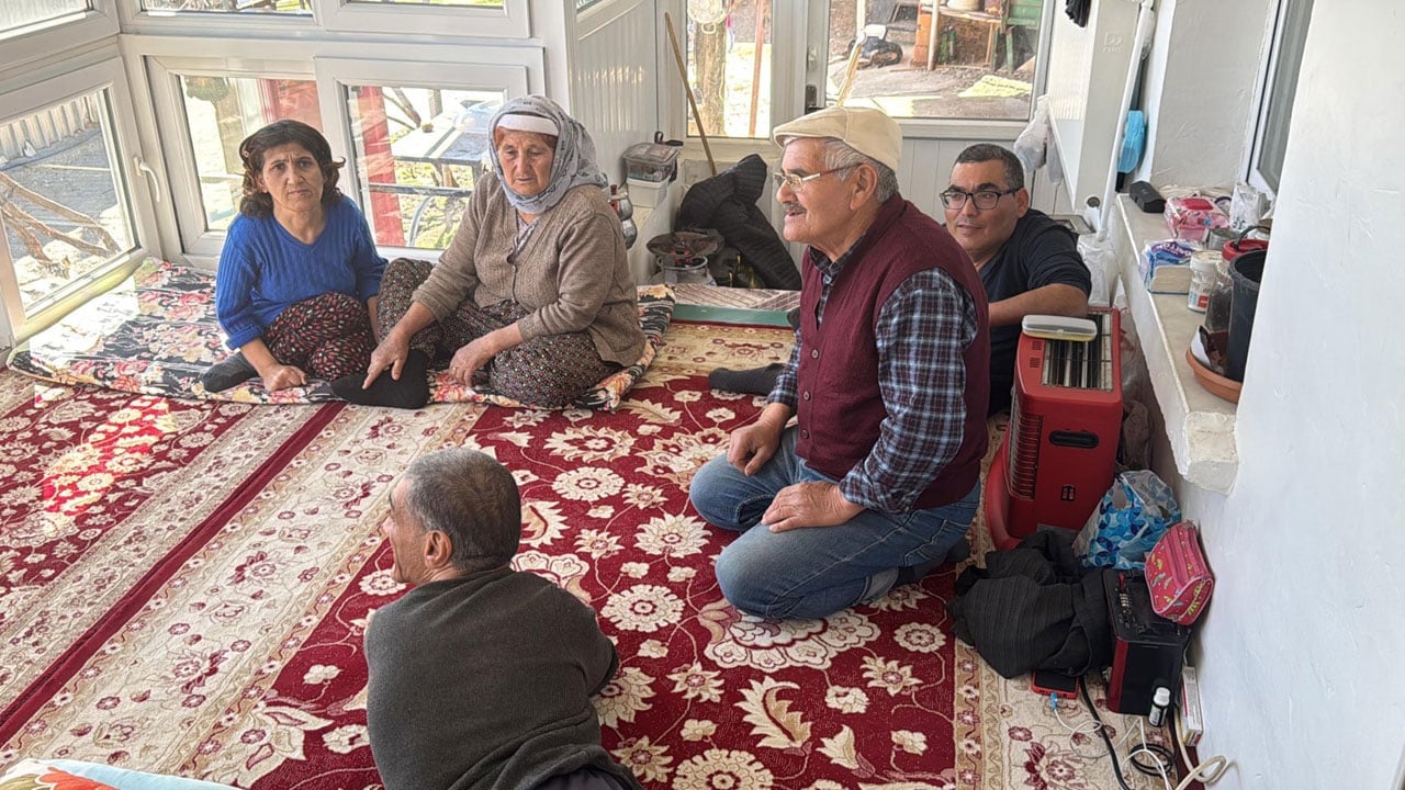 Foto - Biri 71 biri 72 yaşında! 52 yıldır 3 engelli evlatlarına hayatlarını adadılar