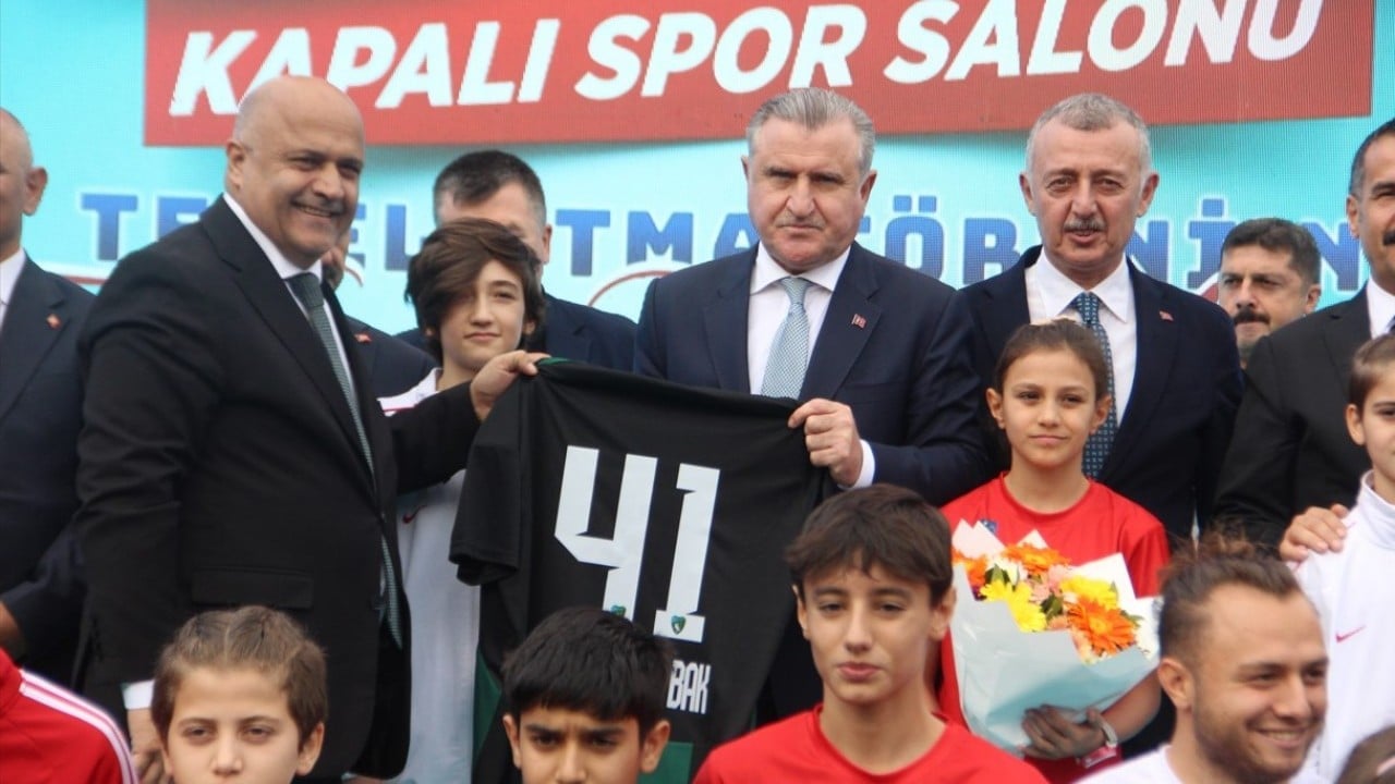 Foto - Birileri sizi kandırmaya çalışıyor gençler inanmayın! 23 yılda yurt kapasitesinde nereden nereye