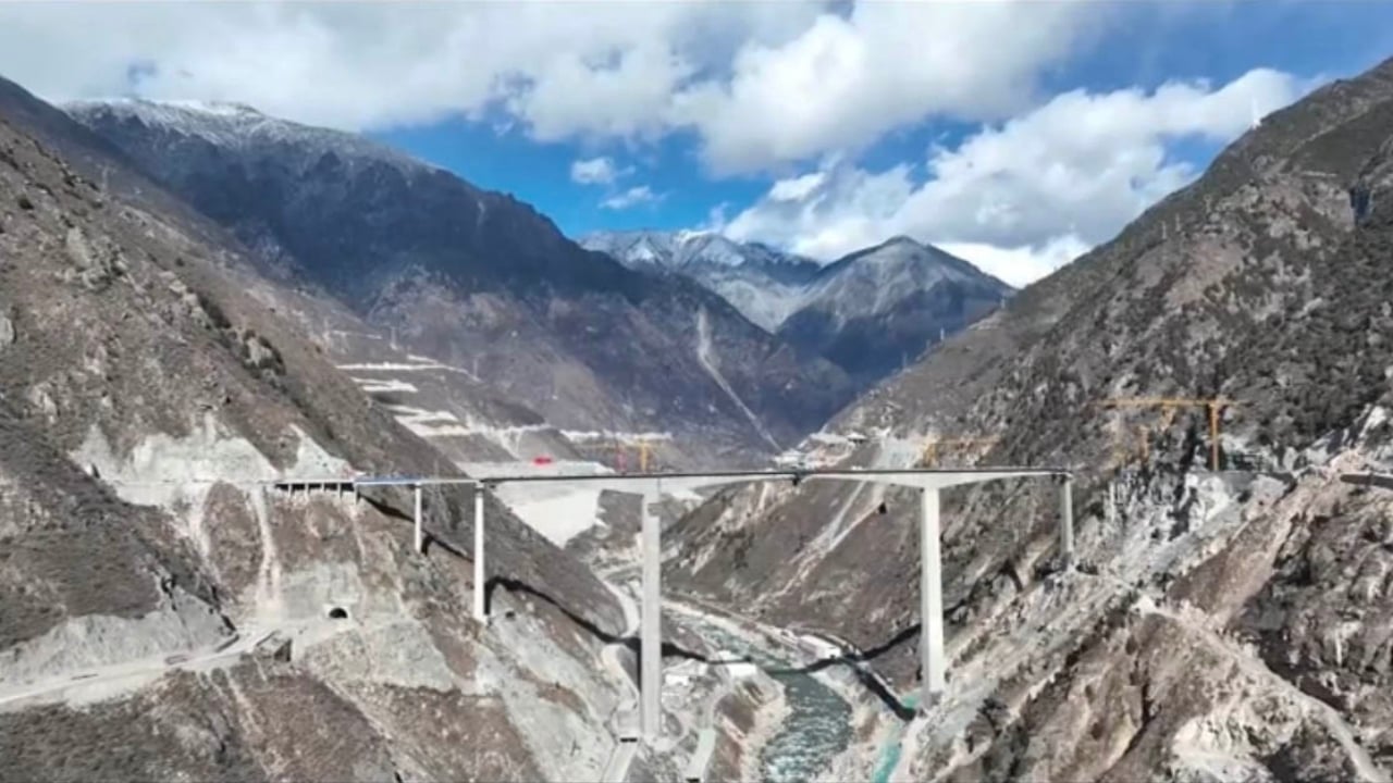 Foto - Birkaç ay önce açılan milyonluk köprü saniyeler içinde çöktü! Facianın eşiğinden dönüldü