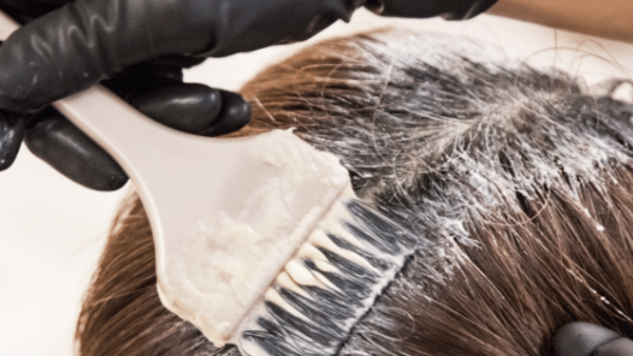 Foto - Birkaç basit malzeme ile.. 3 kaşık yetiyor! Saçı sapsarı yapıyor...