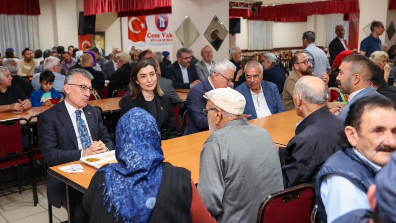 Foto - Birlik ve dayanışma mesajları! Hem hanelere hem gönüllere devlet eli