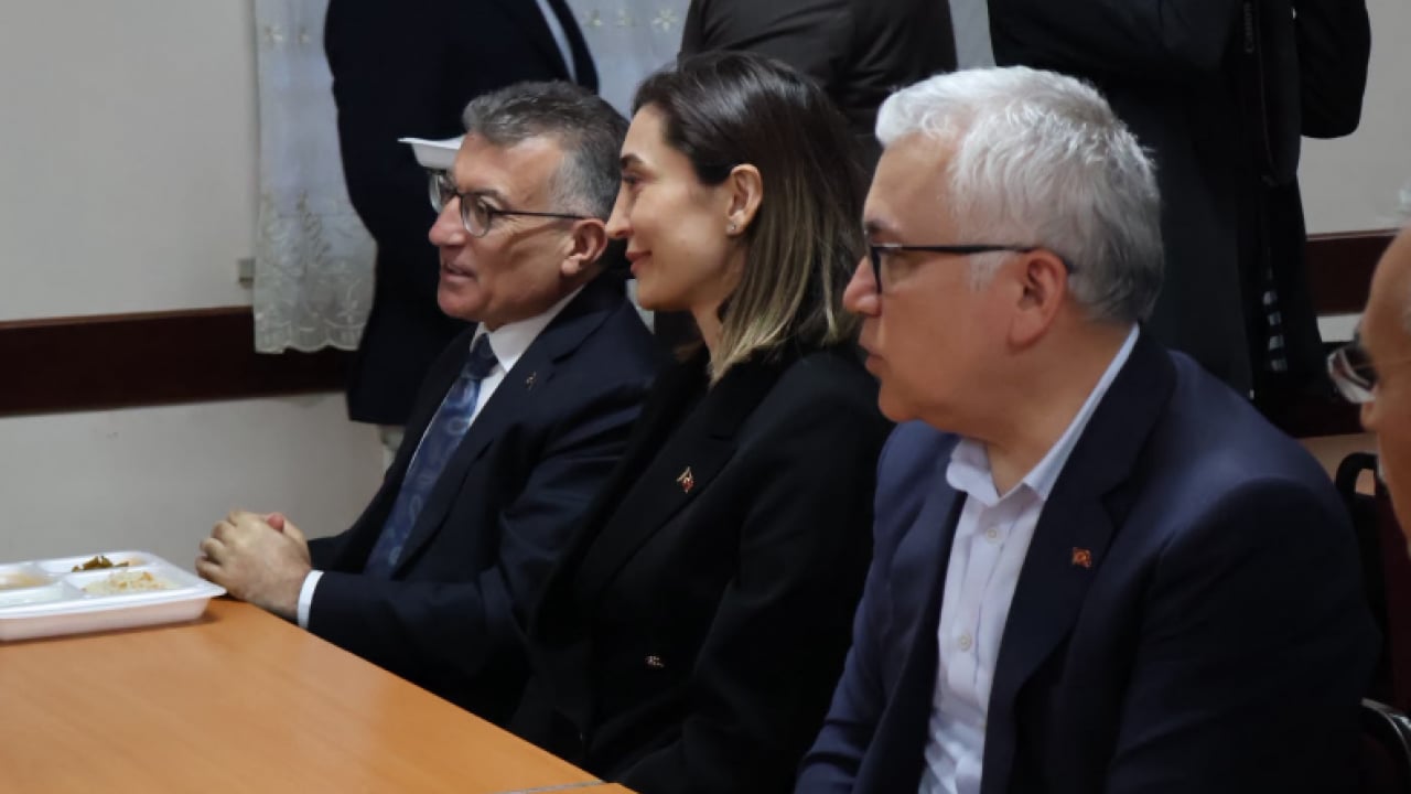 Foto - Birlik ve dayanışma mesajları! Hem hanelere hem gönüllere devlet eli