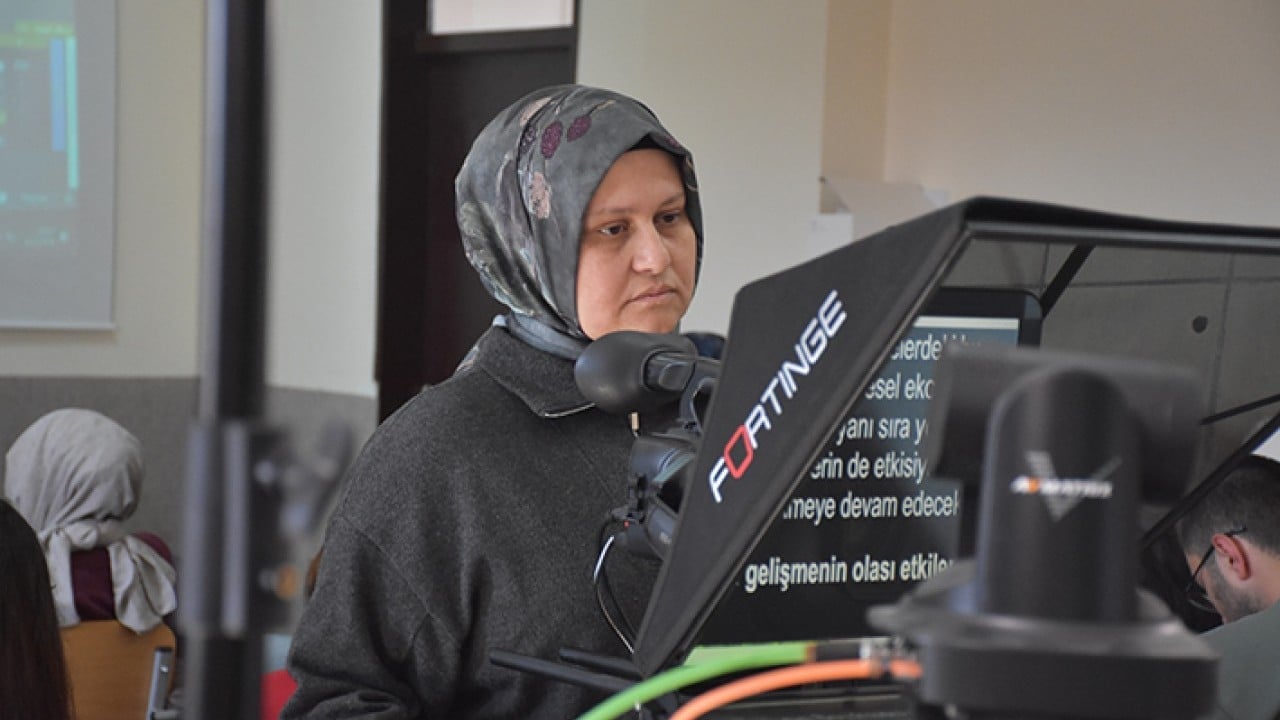 Foto - Birlikte mezun olacaklar Anne ile kızı üniversitede sınıf arkadaşı