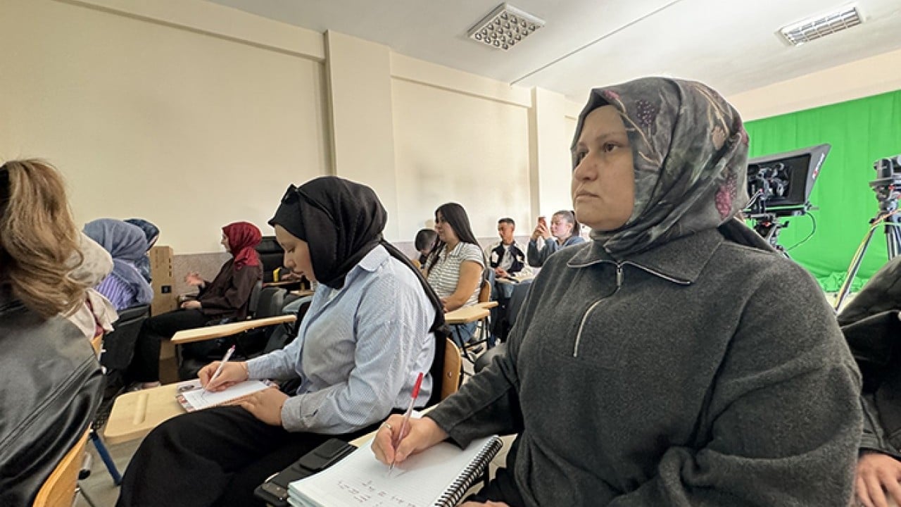 Foto - Birlikte mezun olacaklar Anne ile kızı üniversitede sınıf arkadaşı