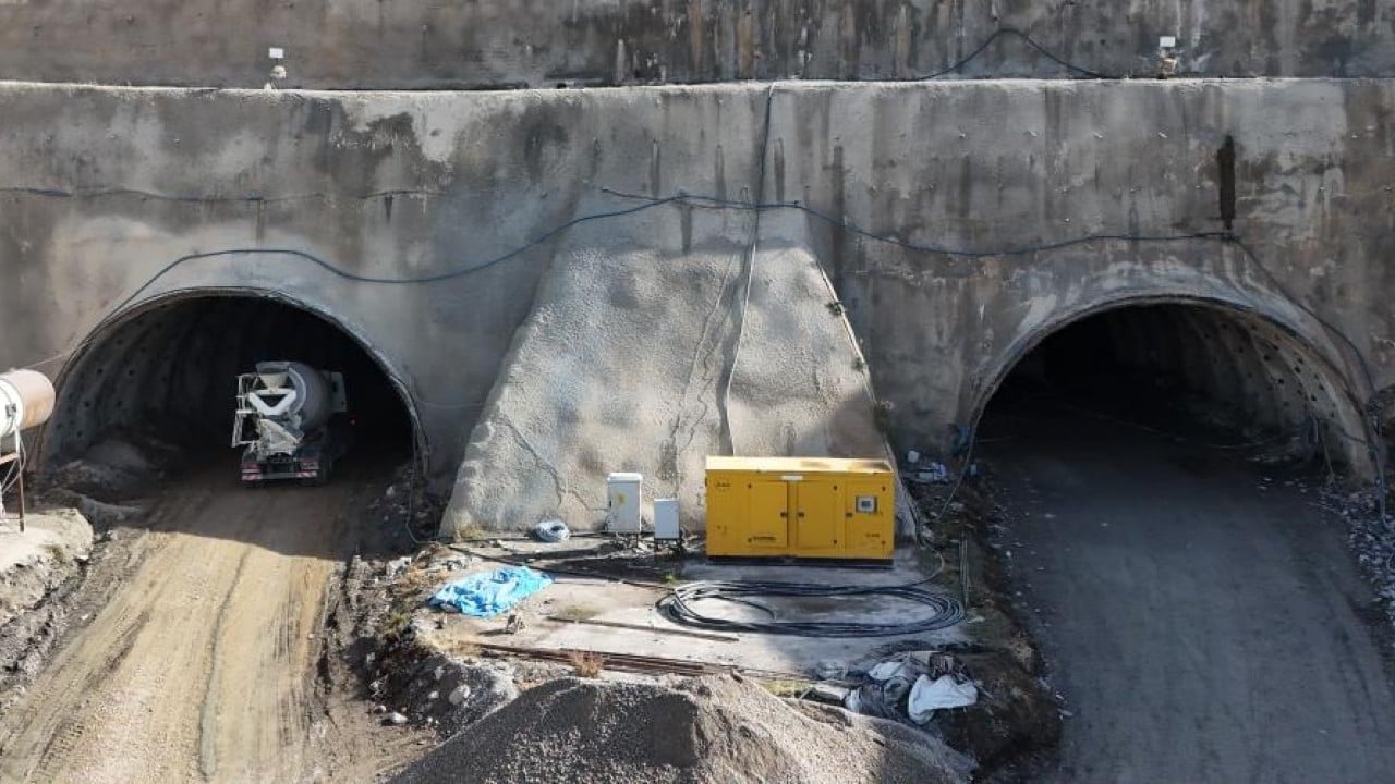 Foto - Bitlis, Van ve Diyarbakır arasında ulaşım projeleri hız kesmiyor