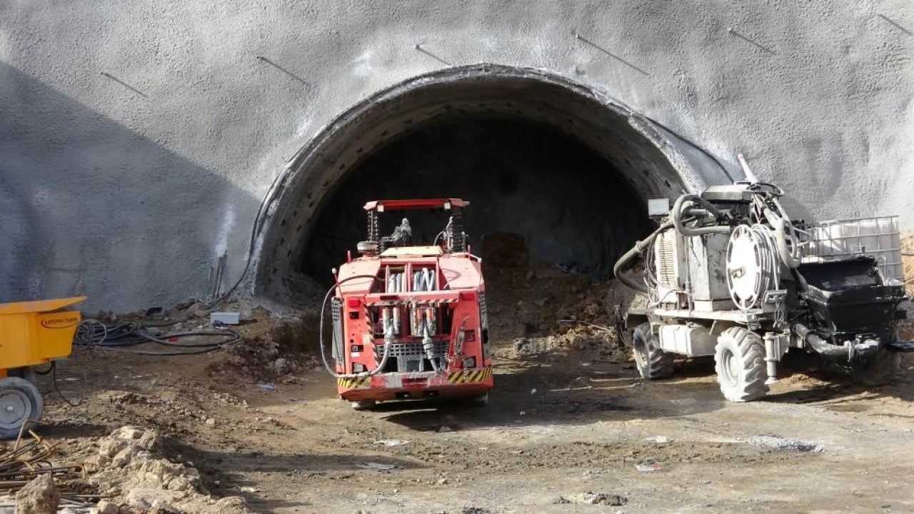 Foto - Bitlis, Van ve Diyarbakır arasında ulaşım projeleri hız kesmiyor