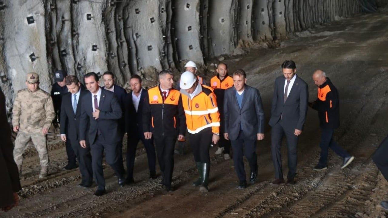 Bitlis, Van ve Diyarbakır arasında ulaşım projeleri hız kesmiyor