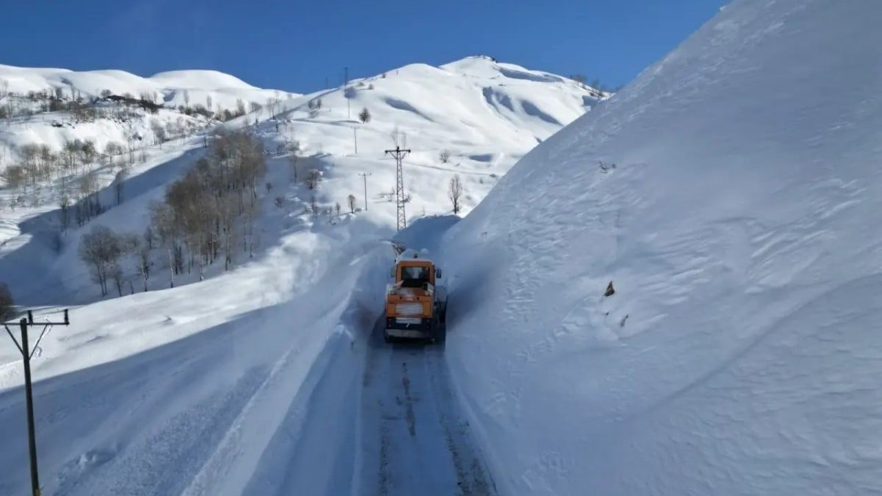 Foto - Bitlis'te karla mücadeleye 410 bin litre yakıt harcandı