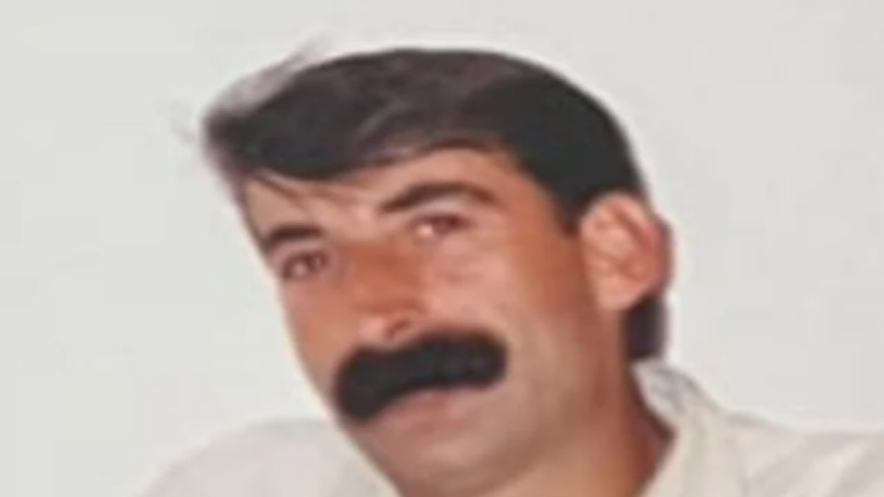 Foto - Bıyıklarıyla dünyayı sallayan parti ilçe başkanı konuştu! Gençlik hali de olay oldu