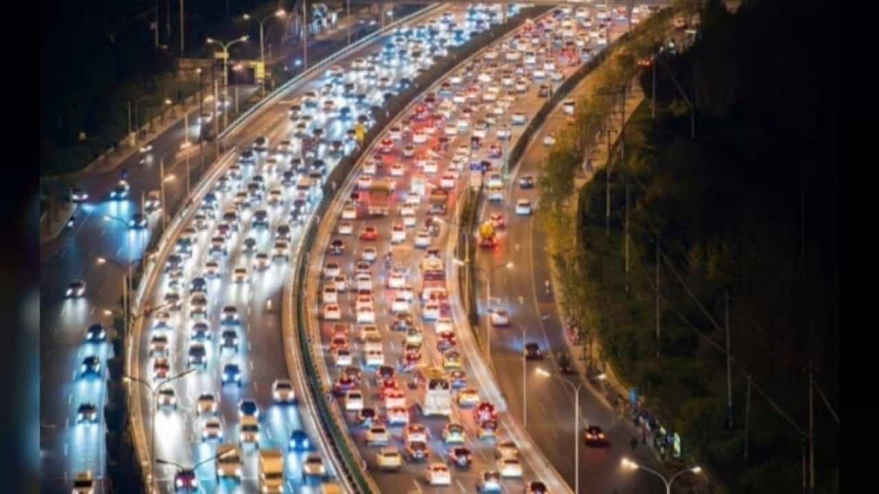 Bizim servet almamız lazım o zaman! Avrupa ülkesinde, trafikte 10 dakika kalana devlet para ödeyecek