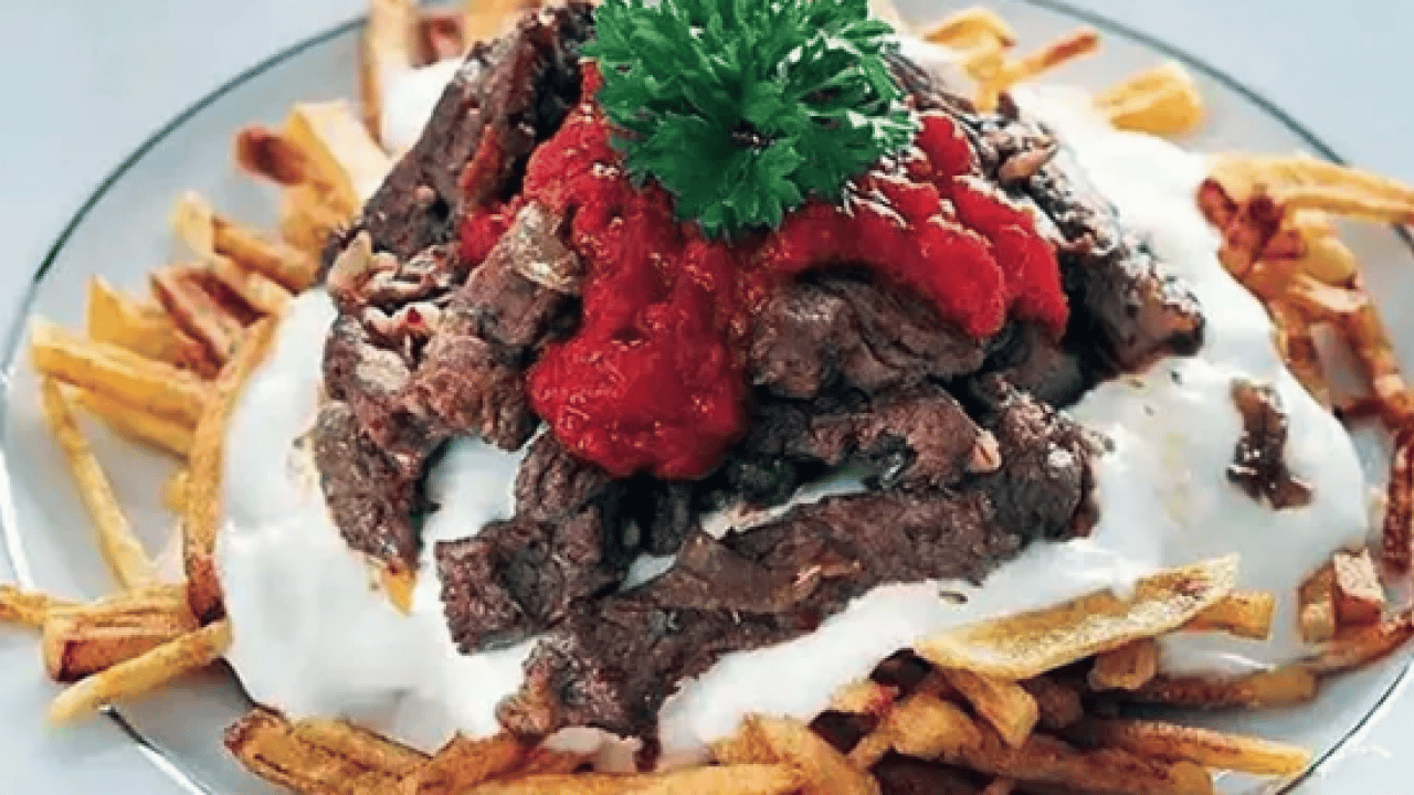 Bodrum Çökertme kebabı, domates sosu ve yoğurt hazırlanıyor: Dünya listesinde 7’nci sırada! Efsane lezzet