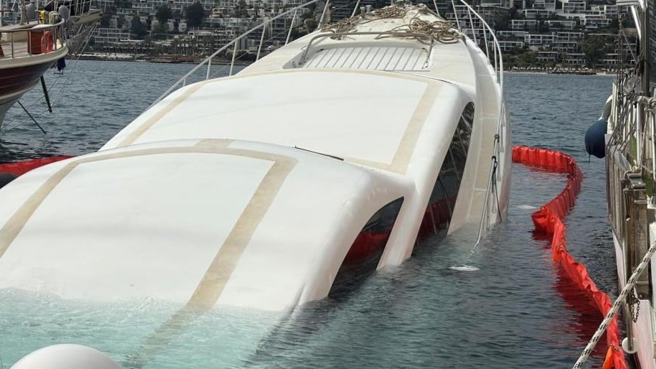 Foto - Bodrum’da korkutan görüntü! 40 milyon TL'lik yat suya gömüldü