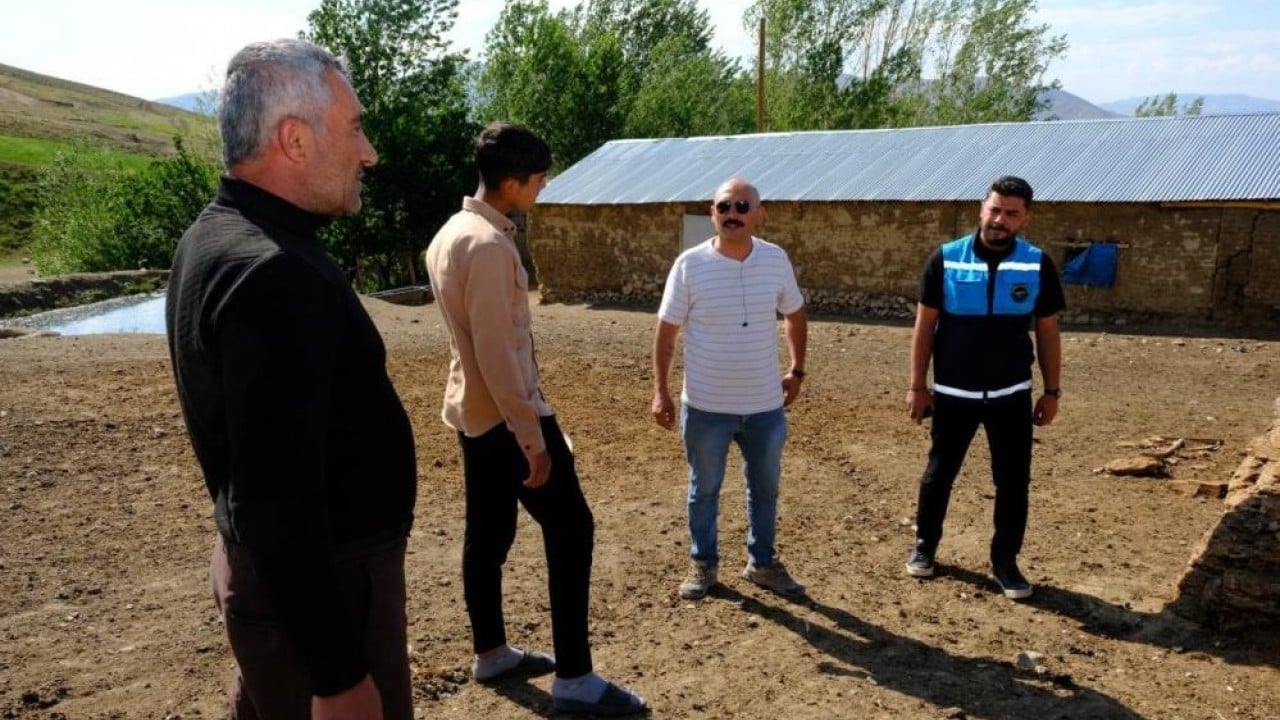 Foto - Bölge karantinaya alındı İlçeye giriş çıkışlar yasaklandı Kuduz alarmı