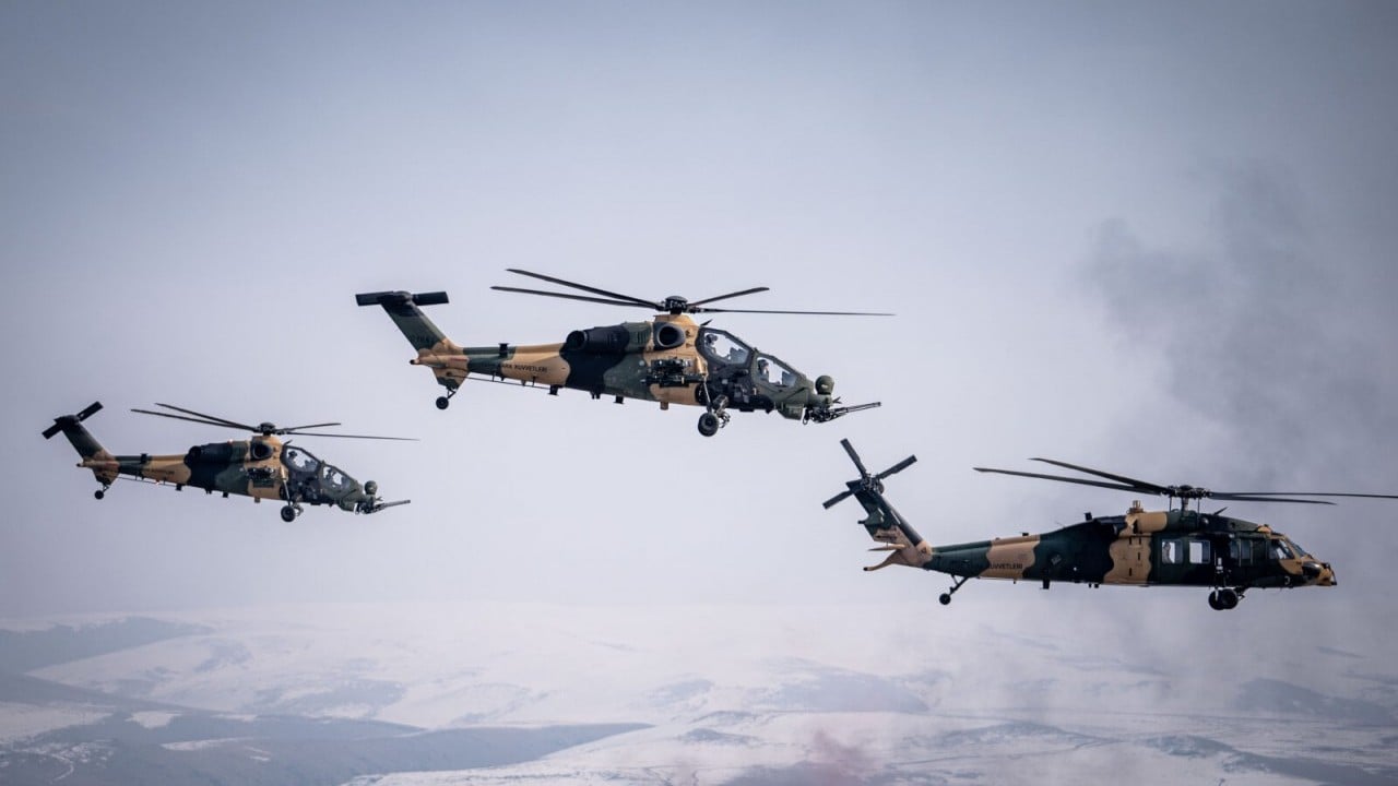 Foto - Bölge karıştı! Türkiye 4 bin kilometre ötedeki ülkeye savaş helikopteri konuşlandırdı