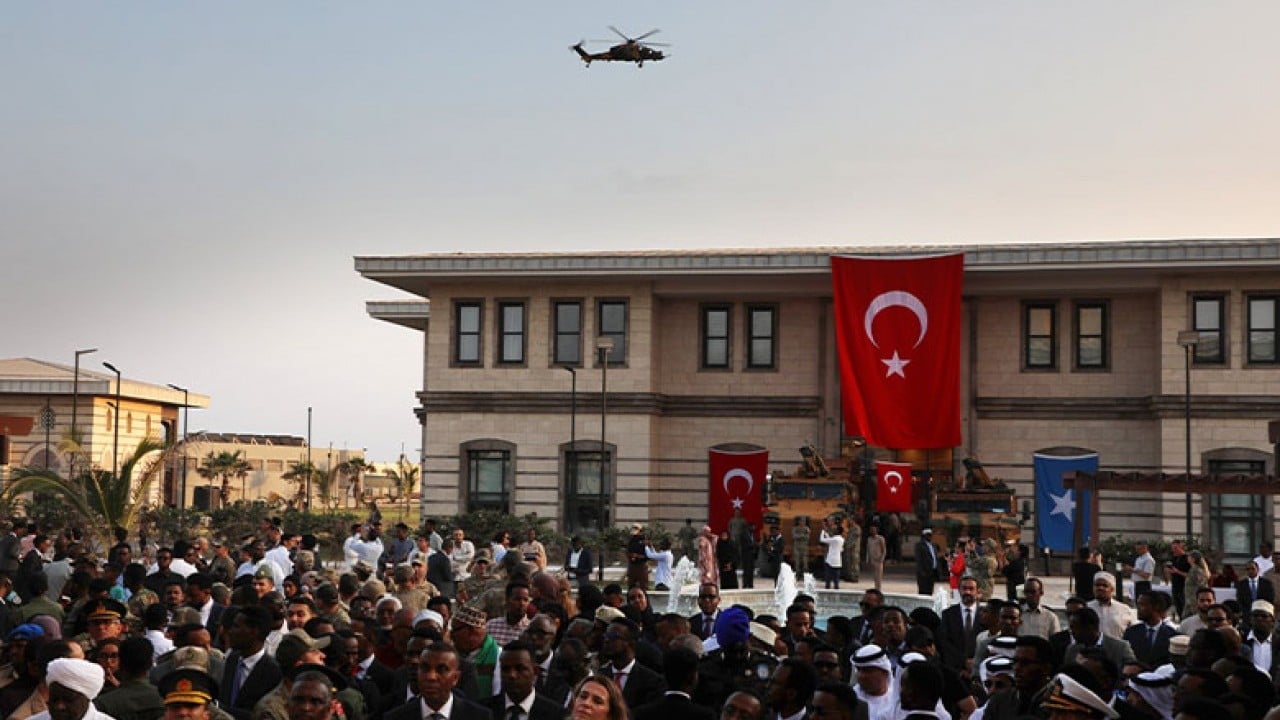 Foto - Bölge karıştı! Türkiye 4 bin kilometre ötedeki ülkeye savaş helikopteri konuşlandırdı