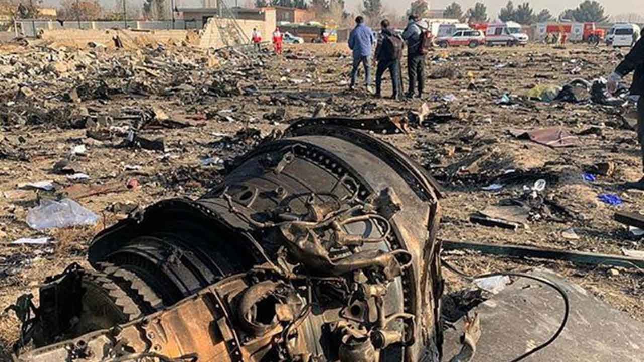 Foto - Bölge kaynarken şok haber geldi: Uçak düştü