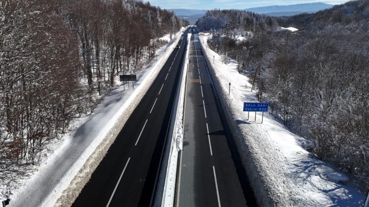 Bolu Dağı'nda ulaşım açık manzara kartpostallık