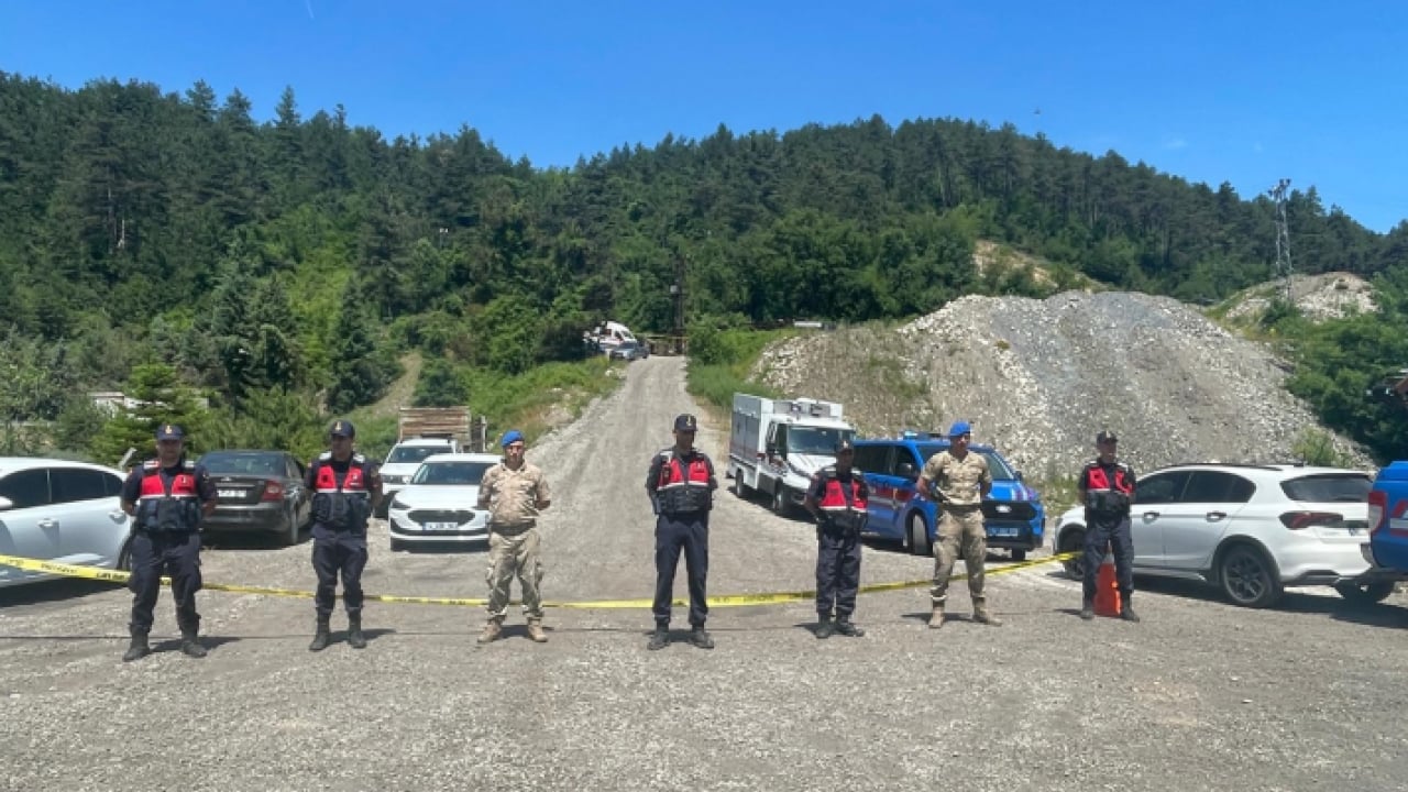Foto - Bolu'da maden ocağında göçük: Bir işçi toprak altında kaldı! Kurtarma çalışmaları sürüyor